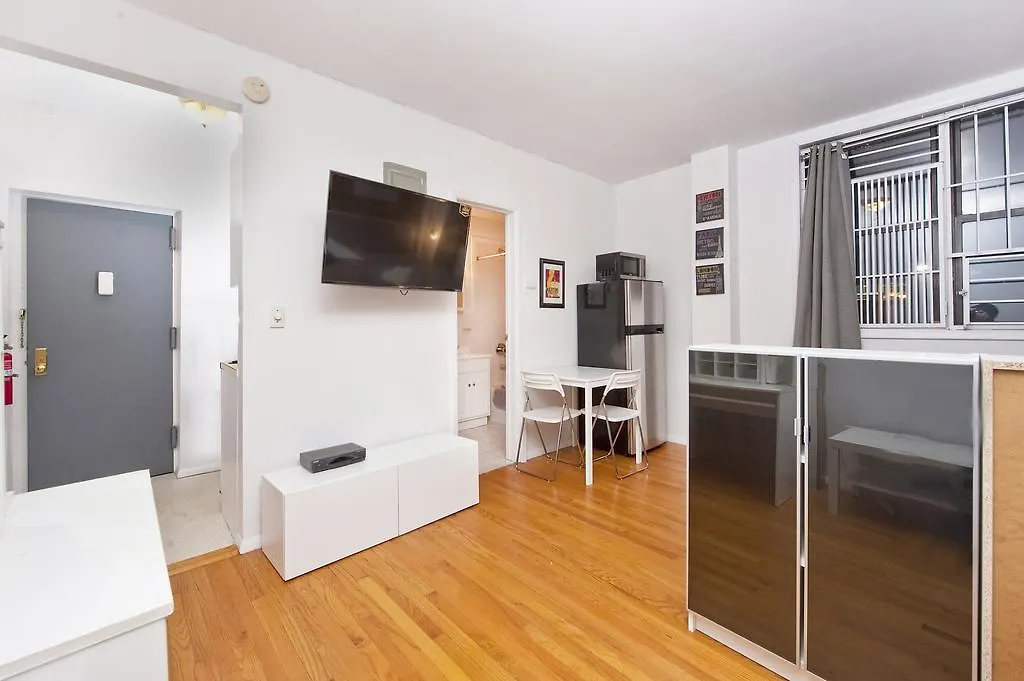 Yorkville Apartments -Upper East Side New York City 0*,